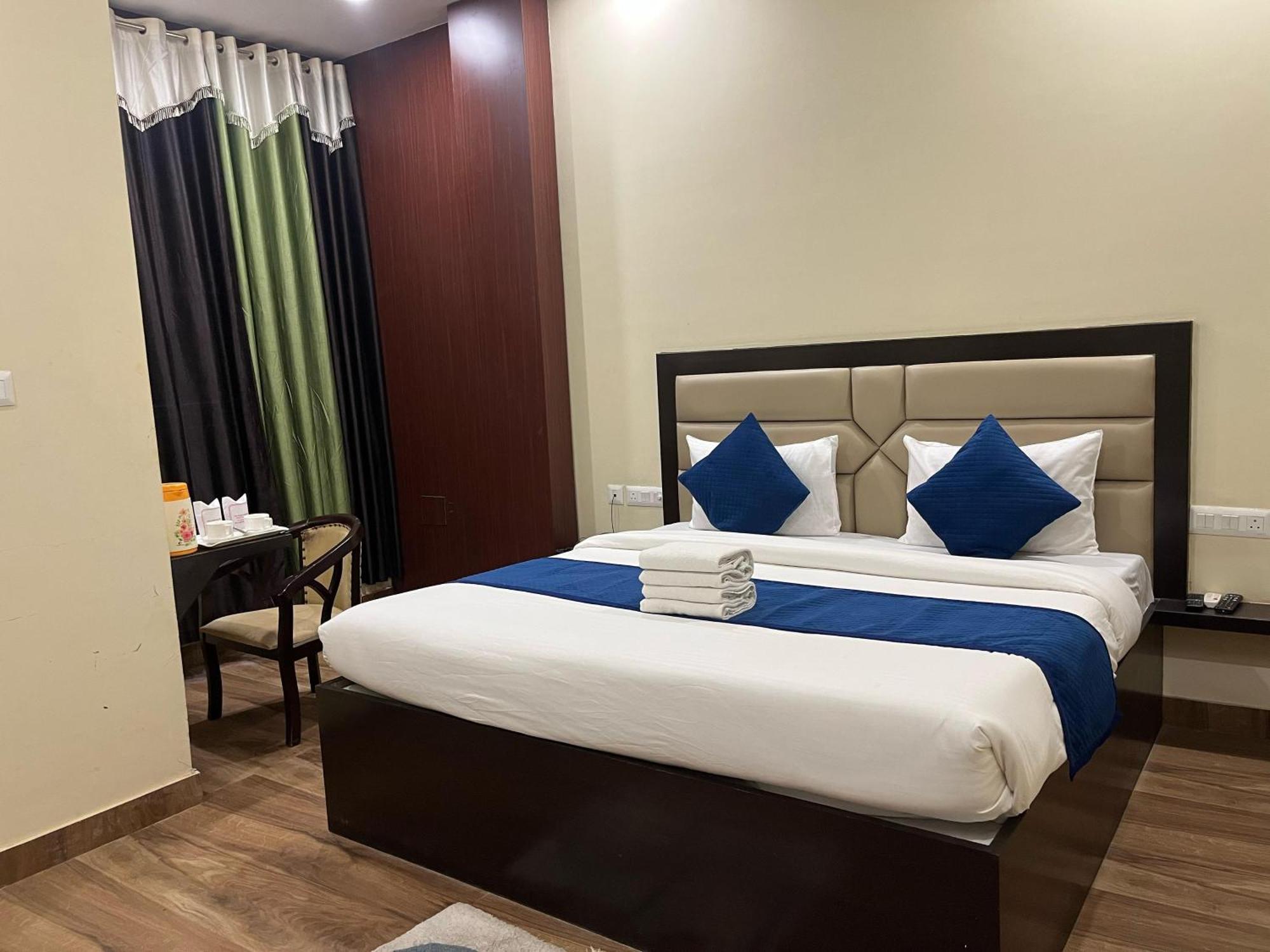 Hotel Mayur Palace Agra  Extérieur photo